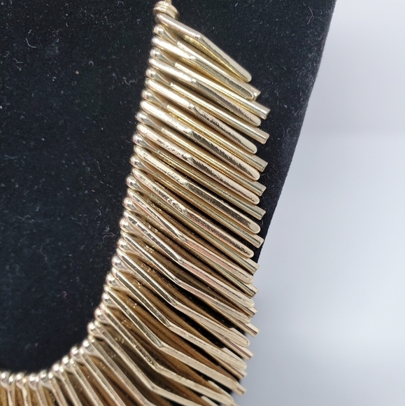 NATASHA SIGNED GOLD TONE GEOMETRIC STRUCTURED SPIKE STATEMENT NECKLACE JEWELRY - Picture 3 of 11